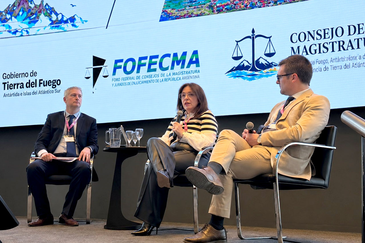 Dra Becerra en FOFECMA