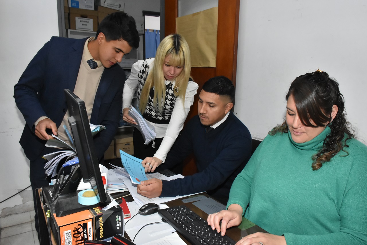 Dra Cecilia Cordoba y empleados 2