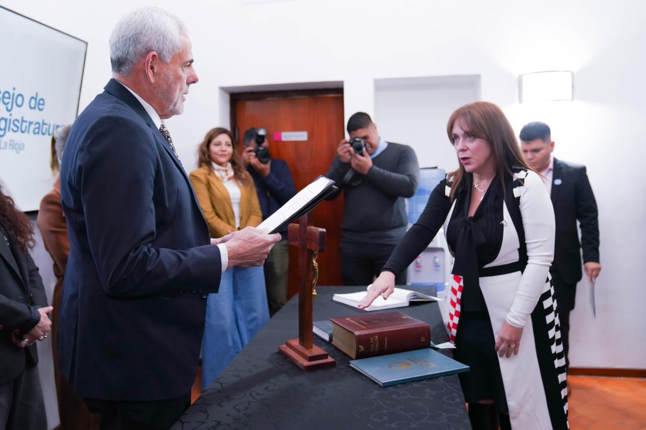 juramento Karina Becerra CM2-19-05-26